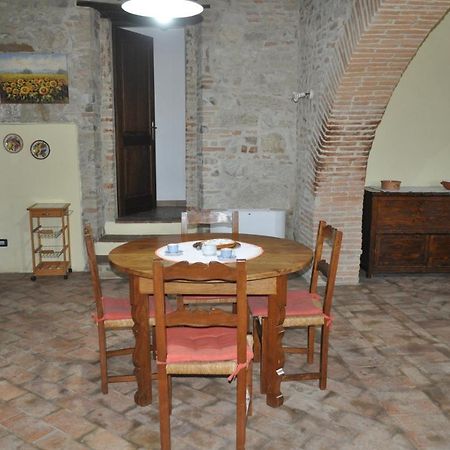 Farm Stay Il Carro Del Colle Коллеваленца Экстерьер фото