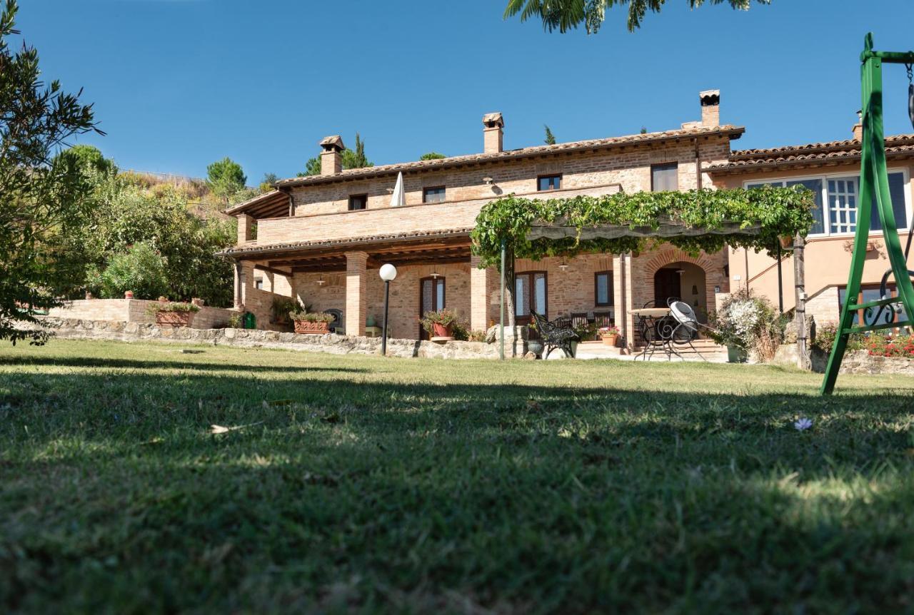 Farm Stay Il Carro Del Colle Коллеваленца Экстерьер фото